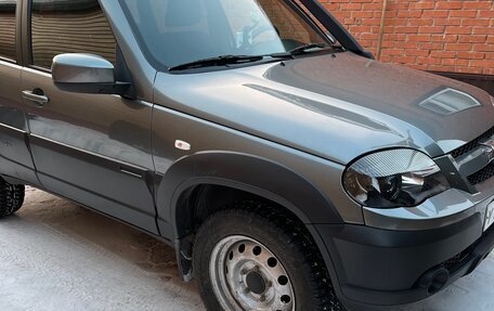 Chevrolet Niva I рестайлинг, 2018 год, 850 000 рублей, 3 фотография