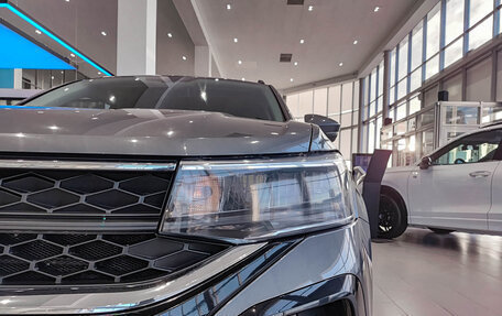 Volkswagen Taos, 2021 год, 2 633 000 рублей, 21 фотография