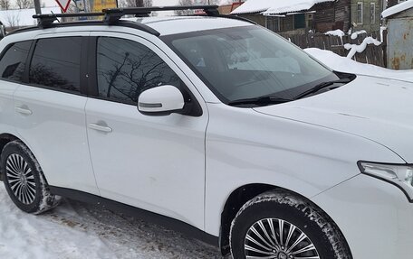 Mitsubishi Outlander III рестайлинг 3, 2012 год, 1 200 000 рублей, 6 фотография