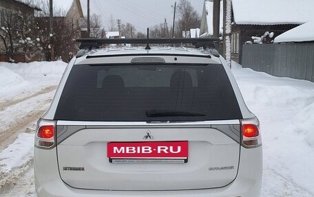 Mitsubishi Outlander III рестайлинг 3, 2012 год, 1 200 000 рублей, 7 фотография