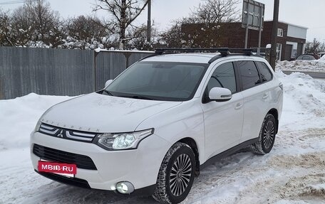 Mitsubishi Outlander III рестайлинг 3, 2012 год, 1 200 000 рублей, 2 фотография