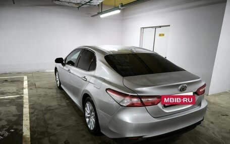 Toyota Camry, 2019 год, 3 150 000 рублей, 5 фотография