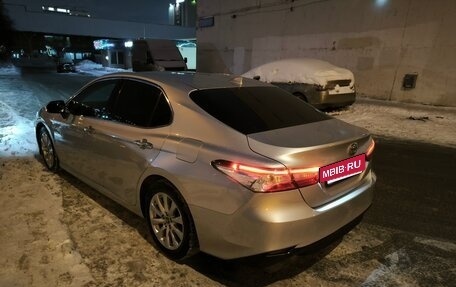 Toyota Camry, 2019 год, 3 150 000 рублей, 10 фотография