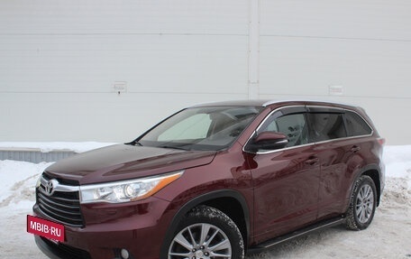 Toyota Highlander III, 2014 год, 2 570 000 рублей, 2 фотография