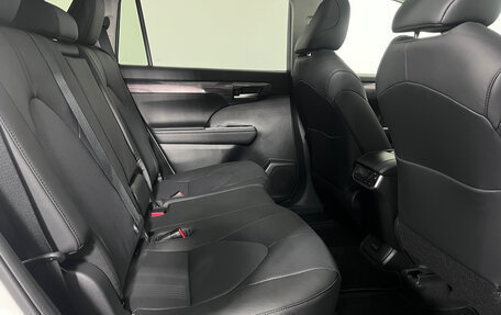 Toyota Highlander, 2025 год, 6 150 000 рублей, 21 фотография