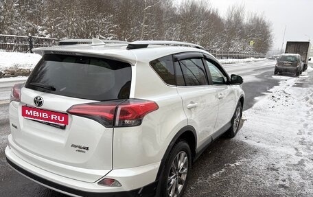 Toyota RAV4, 2019 год, 3 800 000 рублей, 4 фотография