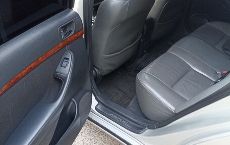 Toyota Avensis III рестайлинг, 2004 год, 710 000 рублей, 5 фотография