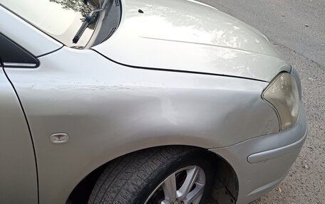 Toyota Avensis III рестайлинг, 2004 год, 710 000 рублей, 2 фотография