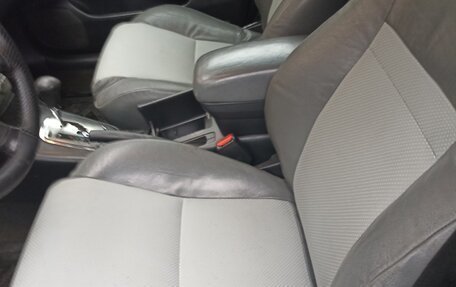 Toyota Avensis III рестайлинг, 2004 год, 710 000 рублей, 12 фотография