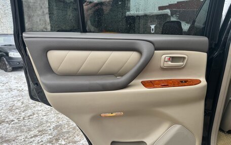 Toyota Land Cruiser 100 рестайлинг 2, 2006 год, 2 150 000 рублей, 15 фотография