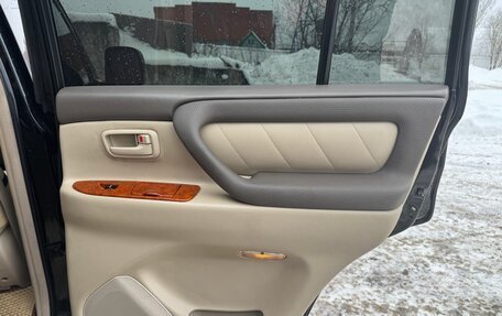 Toyota Land Cruiser 100 рестайлинг 2, 2006 год, 2 150 000 рублей, 14 фотография