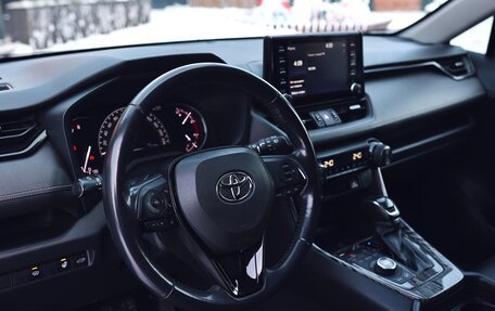 Toyota RAV4, 2020 год, 3 400 000 рублей, 10 фотография