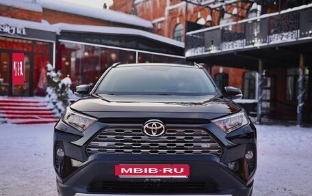 Toyota RAV4, 2020 год, 3 400 000 рублей, 2 фотография