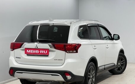 Mitsubishi Outlander III рестайлинг 3, 2019 год, 1 999 000 рублей, 4 фотография