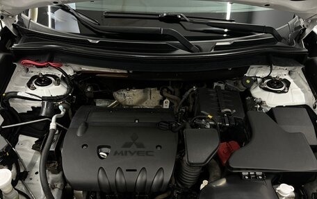 Mitsubishi Outlander III рестайлинг 3, 2019 год, 1 999 000 рублей, 25 фотография