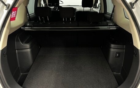 Mitsubishi Outlander III рестайлинг 3, 2019 год, 1 999 000 рублей, 26 фотография