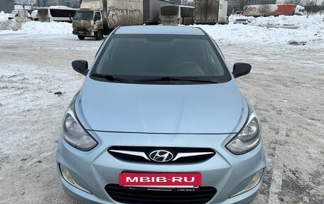 Hyundai Solaris II рестайлинг, 2012 год, 865 000 рублей, 2 фотография