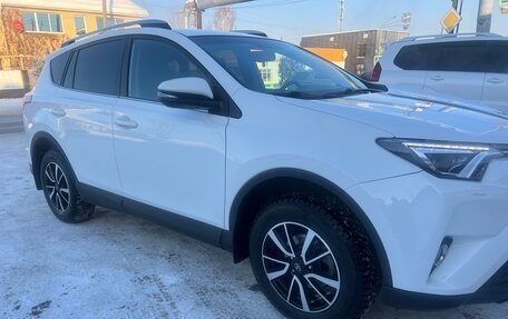 Toyota RAV4, 2017 год, 2 600 000 рублей, 3 фотография