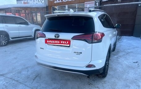 Toyota RAV4, 2017 год, 2 600 000 рублей, 6 фотография