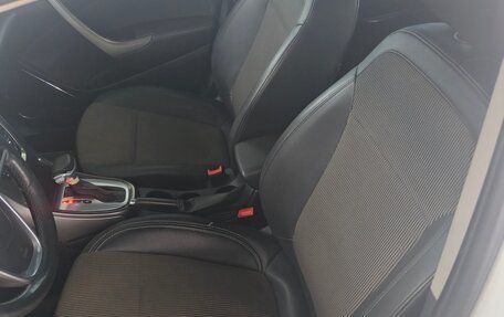 Opel Astra J, 2011 год, 670 000 рублей, 3 фотография