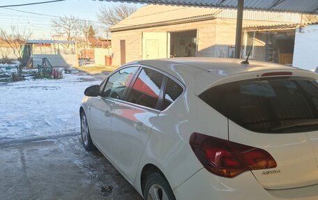 Opel Astra J, 2011 год, 670 000 рублей, 7 фотография