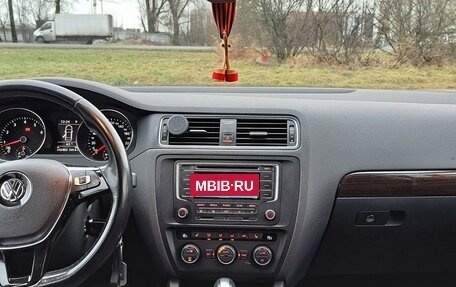 Volkswagen Jetta VI, 2015 год, 1 200 000 рублей, 6 фотография