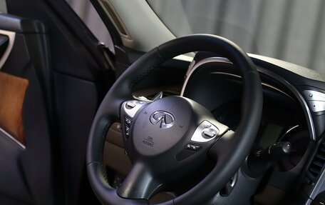 Infiniti QX70, 2015 год, 1 849 000 рублей, 9 фотография