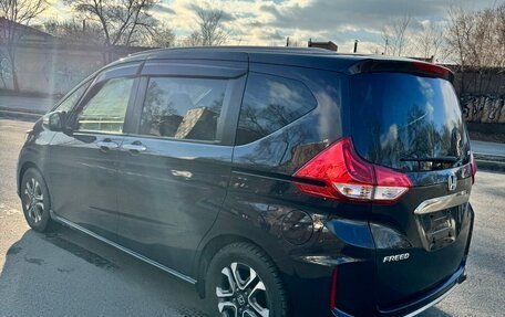 Honda Freed II, 2022 год, 1 900 000 рублей, 2 фотография