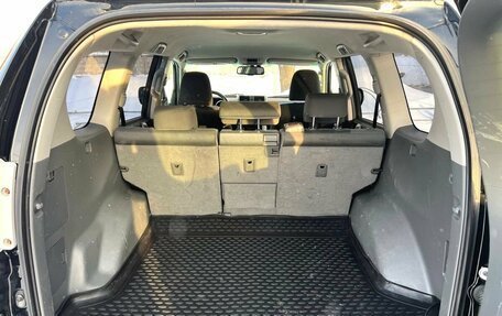 Toyota Land Cruiser Prado 150 рестайлинг 2, 2011 год, 2 490 000 рублей, 11 фотография