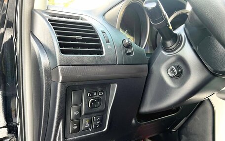 Toyota Land Cruiser Prado 150 рестайлинг 2, 2011 год, 2 490 000 рублей, 15 фотография