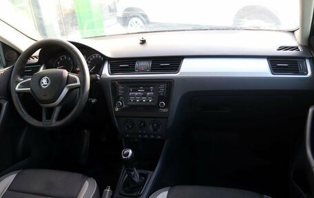 Skoda Rapid I, 2017 год, 804 000 рублей, 14 фотография