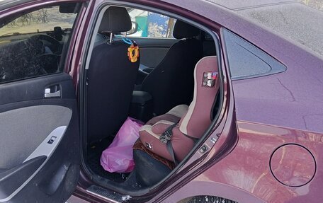 Hyundai Solaris II рестайлинг, 2013 год, 900 000 рублей, 3 фотография