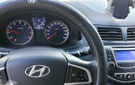 Hyundai Solaris II рестайлинг, 2013 год, 900 000 рублей, 4 фотография