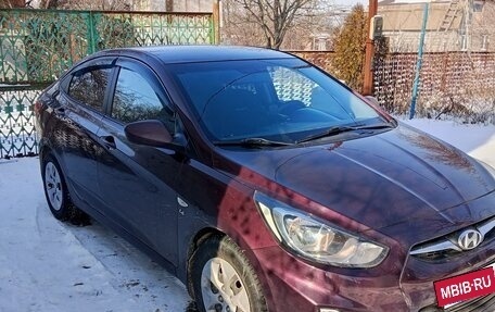 Hyundai Solaris II рестайлинг, 2013 год, 900 000 рублей, 8 фотография