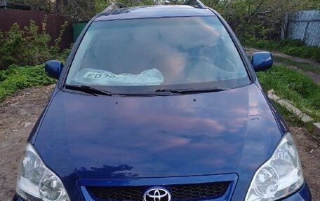 Toyota Avensis Verso I рестайлинг, 2003 год, 650 000 рублей, 3 фотография