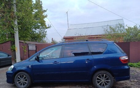 Toyota Avensis Verso I рестайлинг, 2003 год, 650 000 рублей, 2 фотография