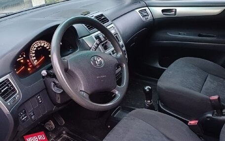 Toyota Avensis Verso I рестайлинг, 2003 год, 650 000 рублей, 7 фотография