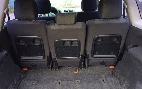 Toyota Avensis Verso I рестайлинг, 2003 год, 650 000 рублей, 12 фотография