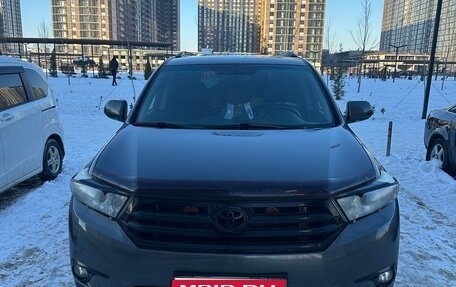 Toyota Highlander III, 2011 год, 2 050 000 рублей, 1 фотография
