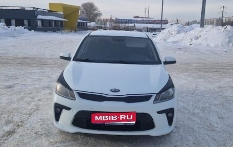 KIA Rio IV, 2018 год, 850 000 рублей, 1 фотография