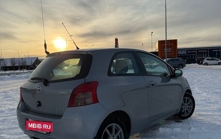 Toyota Yaris III рестайлинг, 2008 год, 666 000 рублей, 3 фотография