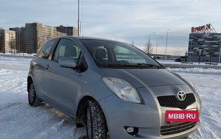 Toyota Yaris III рестайлинг, 2008 год, 666 000 рублей, 2 фотография