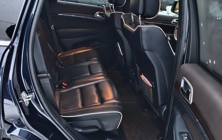 Jeep Grand Cherokee, 2014 год, 3 000 000 рублей, 24 фотография