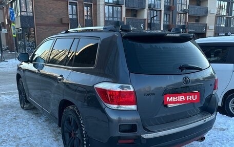 Toyota Highlander III, 2011 год, 2 050 000 рублей, 6 фотография