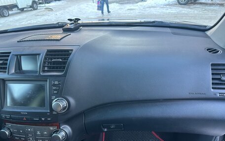 Toyota Highlander III, 2011 год, 2 050 000 рублей, 14 фотография