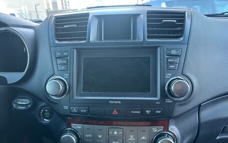 Toyota Highlander III, 2011 год, 2 050 000 рублей, 15 фотография