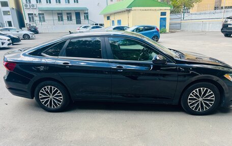 Volkswagen Jetta VII, 2018 год, 1 800 000 рублей, 4 фотография