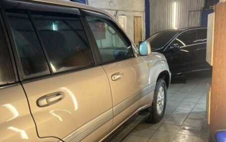 Toyota Land Cruiser 100 рестайлинг 2, 2006 год, 2 600 000 рублей, 6 фотография