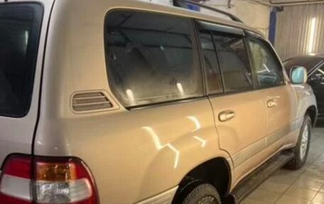 Toyota Land Cruiser 100 рестайлинг 2, 2006 год, 2 600 000 рублей, 5 фотография