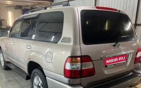 Toyota Land Cruiser 100 рестайлинг 2, 2006 год, 2 600 000 рублей, 4 фотография